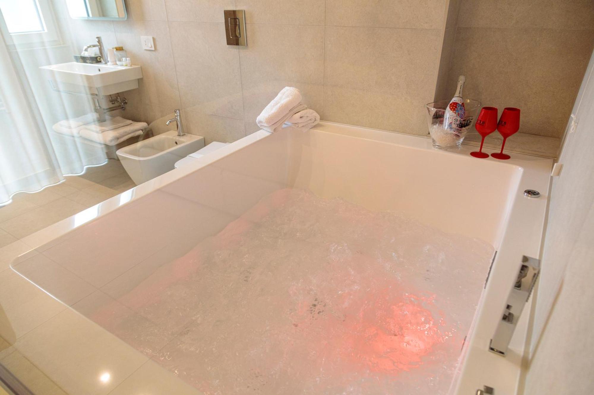 Domus Vivian Hotel Montecorvino Pugliano Kültér fotó