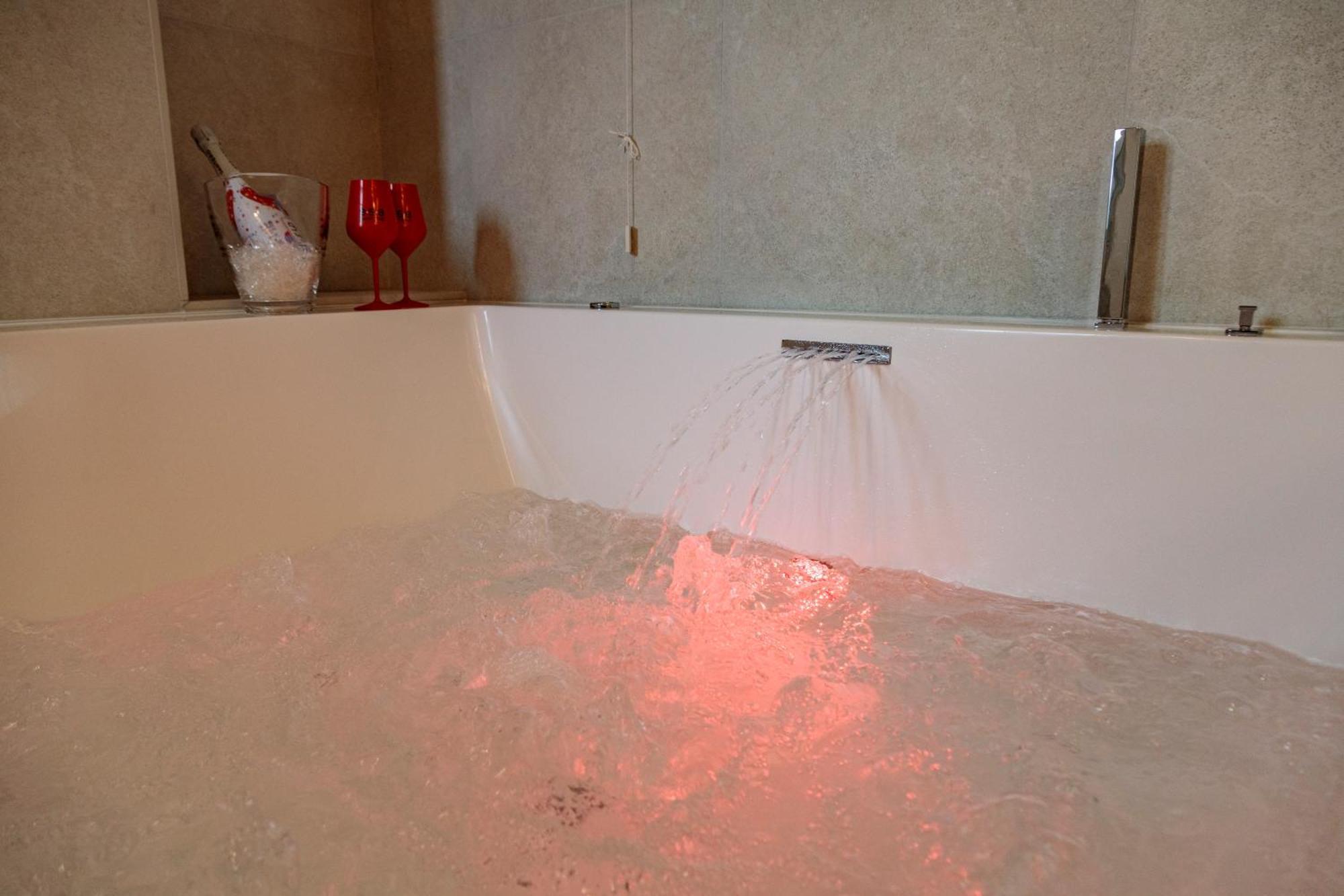 Domus Vivian Hotel Montecorvino Pugliano Kültér fotó